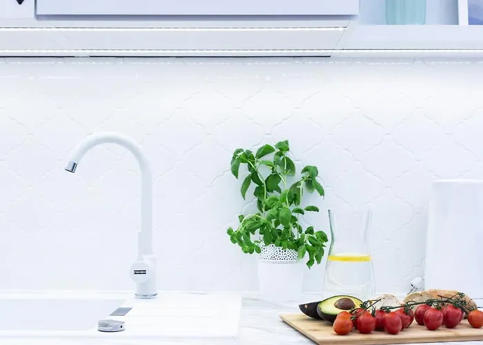 Main Square アパートホテル 4*