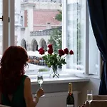 Main Square Apart-hotel 4*
