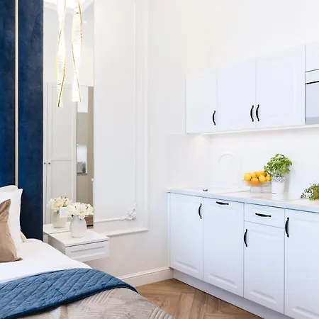 Apartmanhotel Main Square 3*