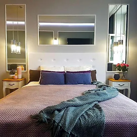 Main Square Apartmanhotel 4*