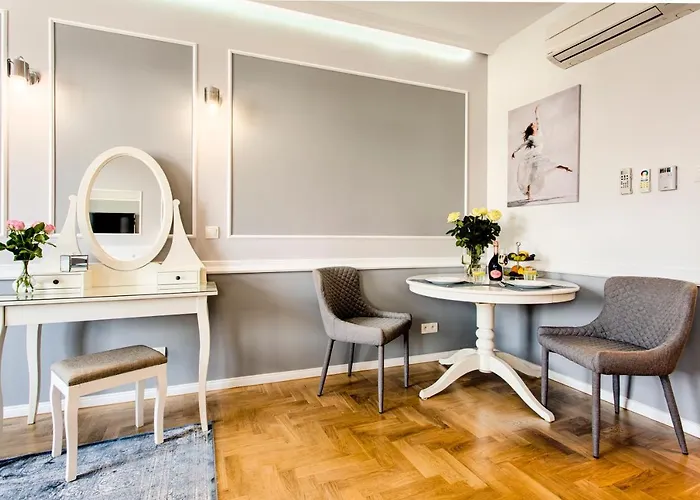 アパートホテル Main Square