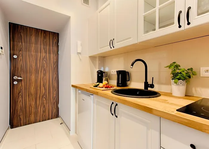 Main Square Apartmanhotel 4*