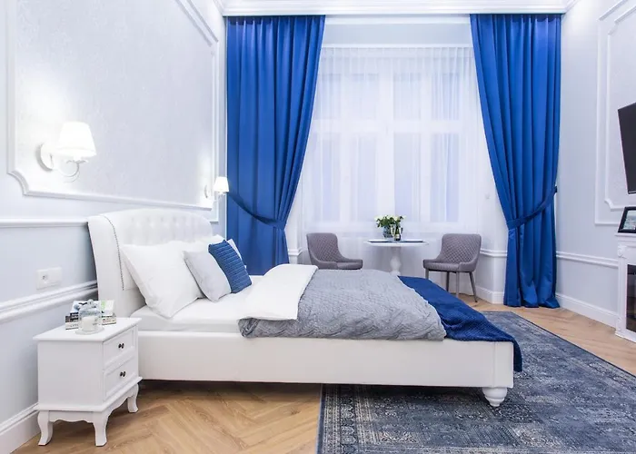 Main Square Aparthotel 4*