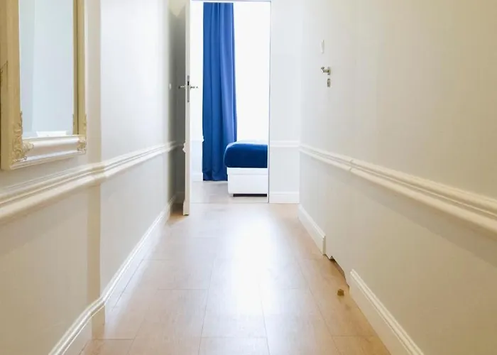 Main Square Aparthotel