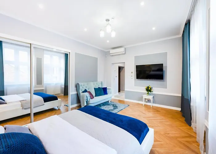 Aparthotel Main Square 4*