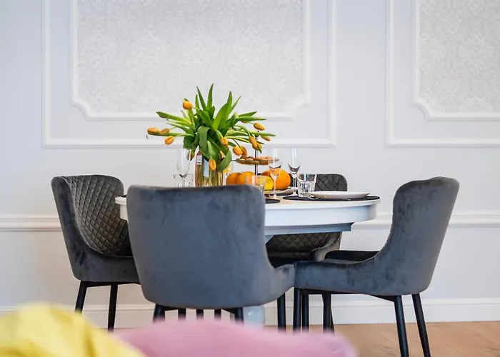 Main Square Aparthotel