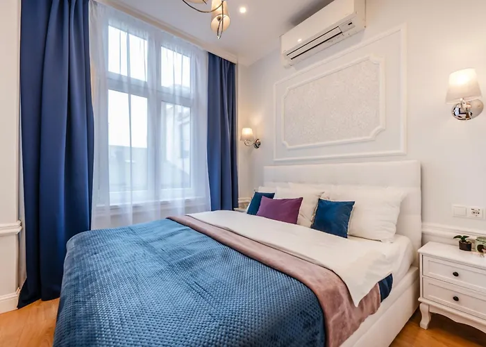 Main Square Aparthotel 4*