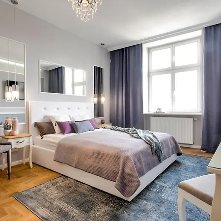 Apartmanhotel Main Square 4*