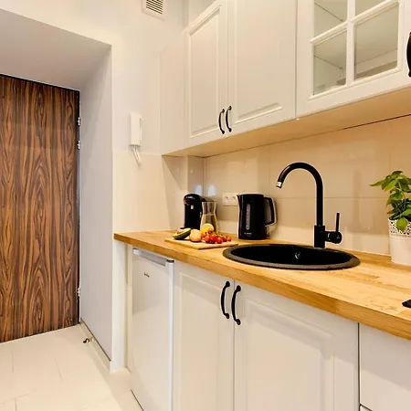 Main Square Apartmanhotel 4*