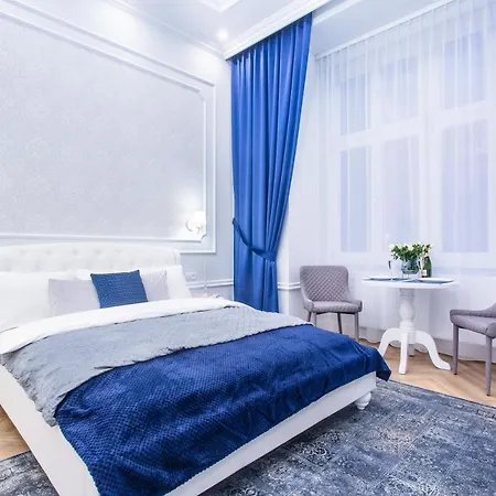 Apartmanhotel Main Square 4*