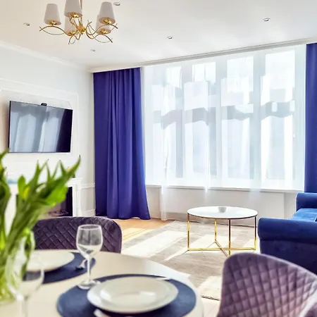 Main Square Apartmanhotel 4*