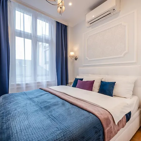 Main Square Apartmanhotel 4*